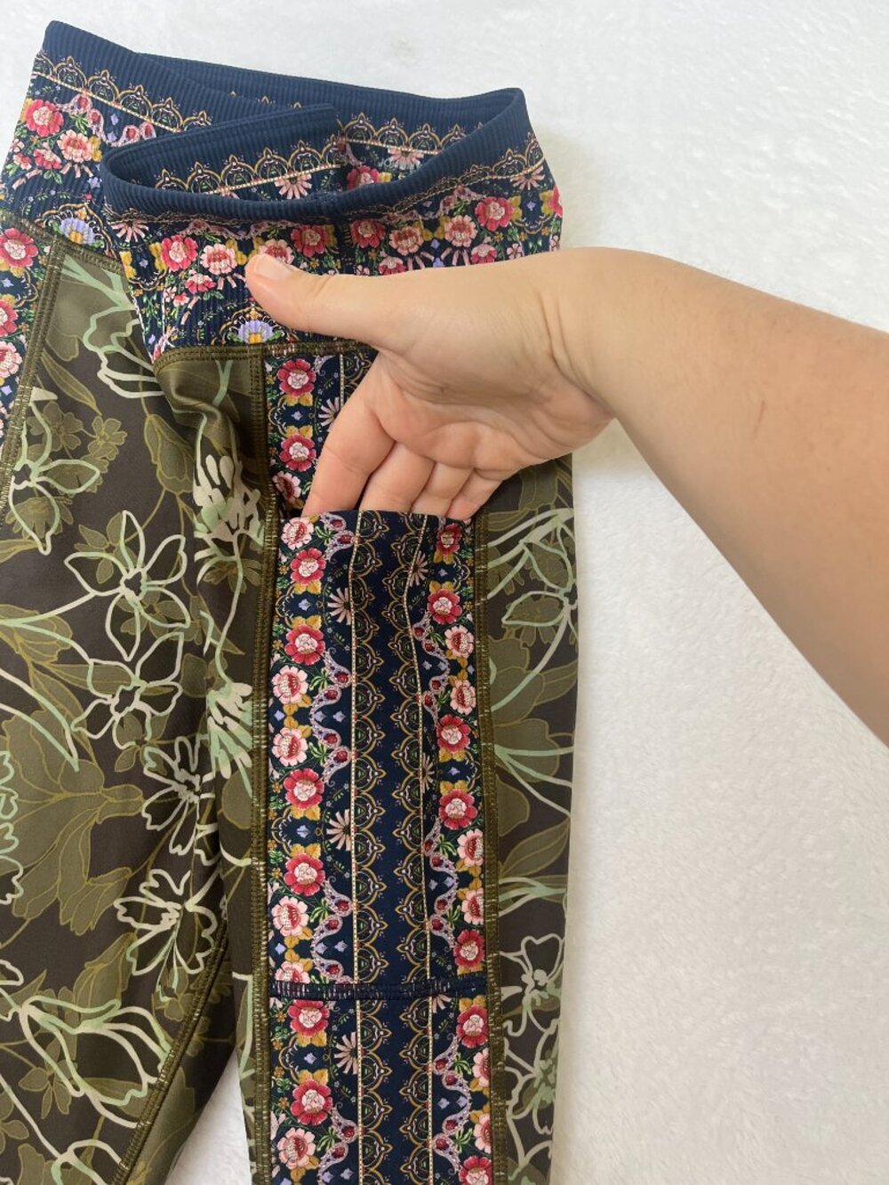Johnny Was Hirz Camo Floral High Waist Ribbed Waistband Legging Activewear sz S - Picture 4 of 8